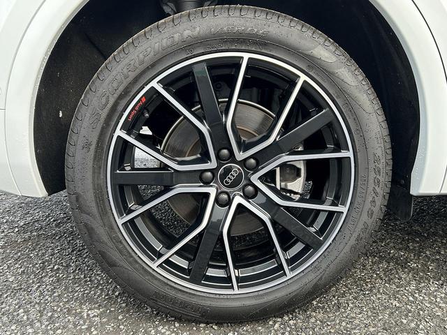 Ｑ５スポーツバック ４０ＴＤＩクワトロ　Ｓライン　ＯＰ２０インチ　ＳラインプラスＰＫＧ　コンフォートＰＫＧ　ＴＶチューナー　ＡＣＣ　レーンアシスト　パークアシスト　サイドアシスト　アンビエントライト　スマホ連携　マトリクスＬＥＤ　１オーナー（24枚目）