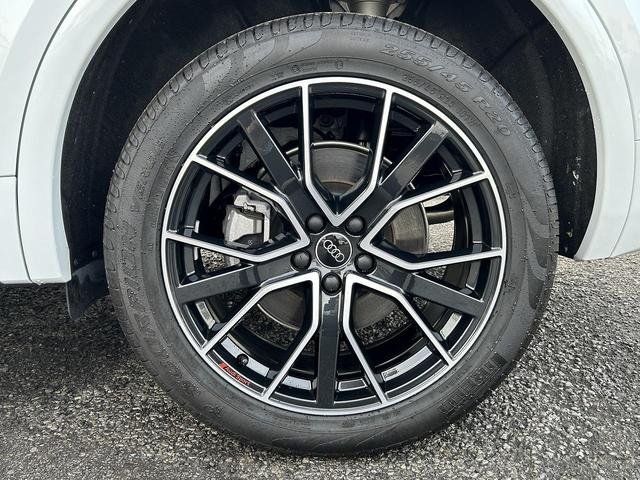 Ｑ５スポーツバック ４０ＴＤＩクワトロ　Ｓライン　ＯＰ２０インチ　ＳラインプラスＰＫＧ　コンフォートＰＫＧ　ＴＶチューナー　ＡＣＣ　レーンアシスト　パークアシスト　サイドアシスト　アンビエントライト　スマホ連携　マトリクスＬＥＤ　１オーナー（25枚目）