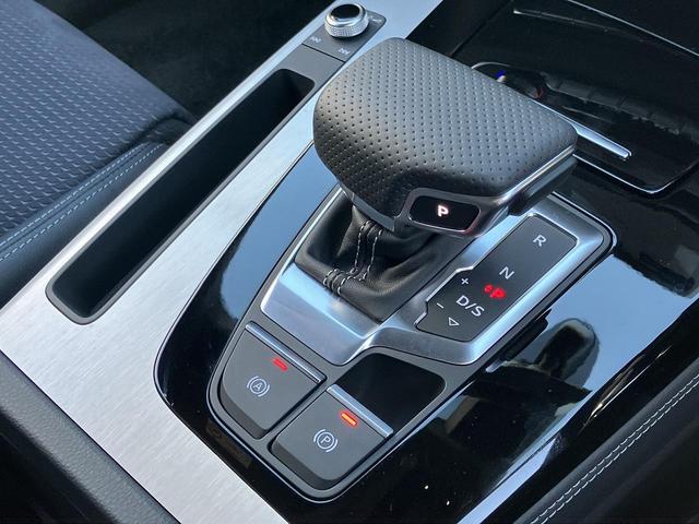 Ｑ５スポーツバック ４０ＴＤＩクワトロ　Ｓライン　ＯＰ２０インチ　ＳラインプラスＰＫＧ　コンフォートＰＫＧ　ＴＶチューナー　ＡＣＣ　レーンアシスト　パークアシスト　サイドアシスト　アンビエントライト　スマホ連携　マトリクスＬＥＤ　１オーナー（30枚目）