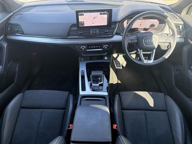 Ｑ５ ４０ＴＤＩクワトロ　Ｓライン　サンルーフ　ブラックスタイリングＰＫＧ　ＳラインプラスＰＫＧ　コンフォートＰＫＧ　ＯＰ２０インチＡＷ　全周囲カメラ　アンビエントライト　スマホ連携　マトリクスＬＥＤ　全席シートヒーター　１オーナー（2枚目）