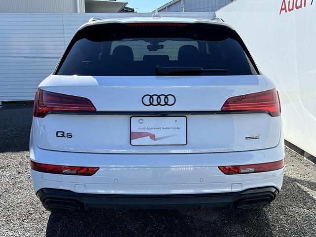Ｑ５ ４０ＴＤＩクワトロ　Ｓライン　サンルーフ　ブラックスタイリングＰＫＧ　ＳラインプラスＰＫＧ　コンフォートＰＫＧ　ＯＰ２０インチＡＷ　全周囲カメラ　アンビエントライト　スマホ連携　マトリクスＬＥＤ　全席シートヒーター　１オーナー（19枚目）