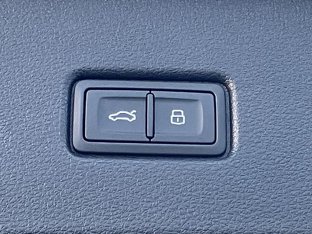 Ｑ５スポーツバック ４０ＴＤＩクワトロ　Ｓライン　ＳラインプラスＰＫＧ　ＴＶチューナー　全席シートヒーター　アンビエントライト　パークアシスト　全周囲カメラ　ＡＣＣ　レーンアシスト　サイドアシスト　スマホ連携　マトリクスＬＥＤ　１オーナー（34枚目）