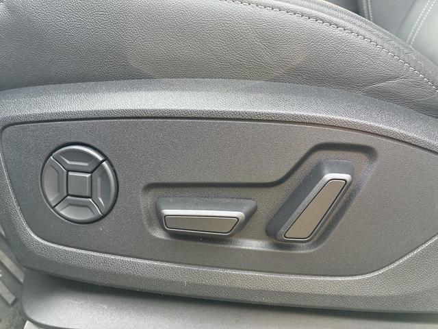 Ｑ４ ｅ－トロン ４０ｅ－トロン　Ｓライン　パーシャルレザー　電動シート　マトリクスＬＥＤ　２０インチＡＷ　アンビエントライト　スマホ連携　ワイヤレスチャージ　ドライブセレクト　ＡＣＣ［　レーンアシスト　サイドアシスト　全周囲カメラ（9枚目）