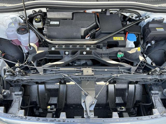 Ｑ４ ｅ－トロン ４０ｅ－トロン　Ｓライン　パーシャルレザー　電動シート　マトリクスＬＥＤ　２０インチＡＷ　アンビエントライト　スマホ連携　ワイヤレスチャージ　ドライブセレクト　ＡＣＣ［　レーンアシスト　サイドアシスト　全周囲カメラ（26枚目）