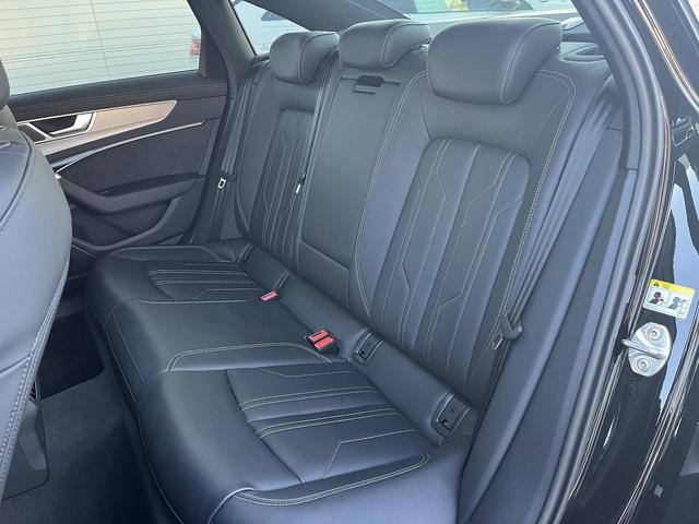 Ａ６ ４５ＴＦＳＩクワトロスポーツ　Ｓラインパッケージ　オプション２１インチＡＷ　テクノロジーＰＫＧ　ブラックスタイリングＰＫＧ　パークアシストＰＫＧ　マトリクスＬＥＤ　スマホ連携　全周囲カメラ　ＡＣＣ　サイドアシスト　レーンアシスト　全席シートヒーター（15枚目）