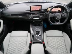 ●【認定中古車】Ａｕｄｉ専門のテクニシャンが、１００項目にもおよぶ精密な点検を実施。すべてをクリアしたＡｕｄｉ車のみが対象となります。 2