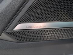 Ｂａｎｇ＆Ｏｌｕｆｓｅｎサラウンドシステム『デンマークが世界に誇る高品質サラウンドシステム。クリアでダイナミック。そして臨場感溢れる上質なサラウンドサウンドをドライブ中にご体感いただけます。』 4