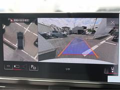 ●サラウンドビューカメラ『車両の４つのカメラから得た映像を合成し、上空から眺めているような映像をモニターに映し出します。車両周辺の歩行者や障害物などの発見に役立ちます。』 6