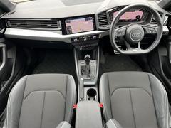 ●【認定中古車】Ａｕｄｉ専門のテクニシャンが、１００項目にもおよぶ精密な点検を実施。すべてをクリアしたＡｕｄｉ車のみが対象となります。 2