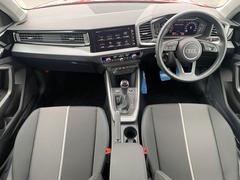 ●【認定中古車】Ａｕｄｉ専門のテクニシャンが、１００項目にもおよぶ精密な点検を実施。すべてをクリアしたＡｕｄｉ車のみが対象となります。 2