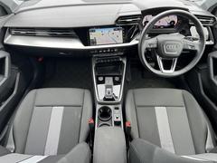●【認定中古車】Ａｕｄｉ専門のテクニシャンが、１００項目にもおよぶ精密な点検を実施。すべてをクリアしたＡｕｄｉ車のみが対象となります。 2