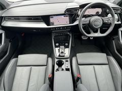 高度な訓練・教育を受けたＡｕｄｉ専門のテクニシャンが、１００項目にもおよぶ精密な点検を実施。すべてをクリアしたＡｕｄｉ車だけがあなたのお手元に届けられます。 2
