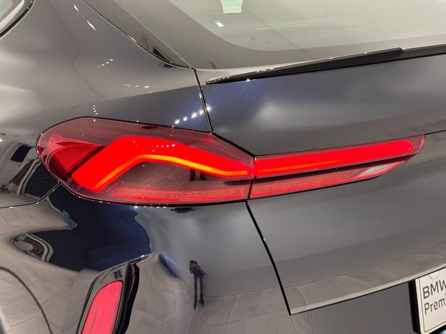 Ｘ６ Ｍ コンペティション　タルマブラウン革Ｆクライメートシートソフトクローズドアドリンク　ホルダー　温度調整レーザーライトパークアシスト＋　Ｈａｒｍａｎ／ＫａｒｄｏｎサウンドインテリアカーボンジェスチャーＣ純正２１／２２ＡＷ（12枚目）