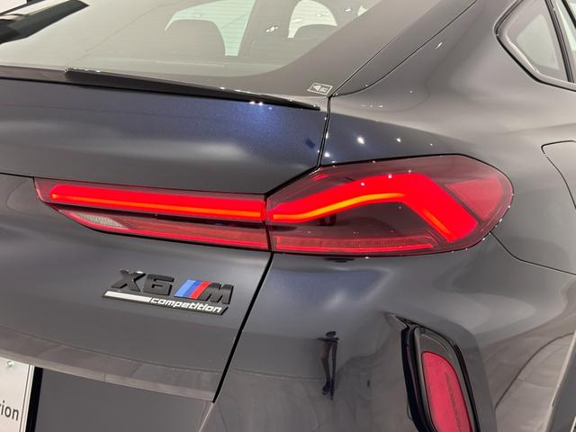 Ｘ６ Ｍ コンペティション　タルマブラウン革Ｆクライメートシートソフトクローズドアドリンク　ホルダー　温度調整レーザーライトパークアシスト＋　Ｈａｒｍａｎ／ＫａｒｄｏｎサウンドインテリアカーボンジェスチャーＣ純正２１／２２ＡＷ（13枚目）