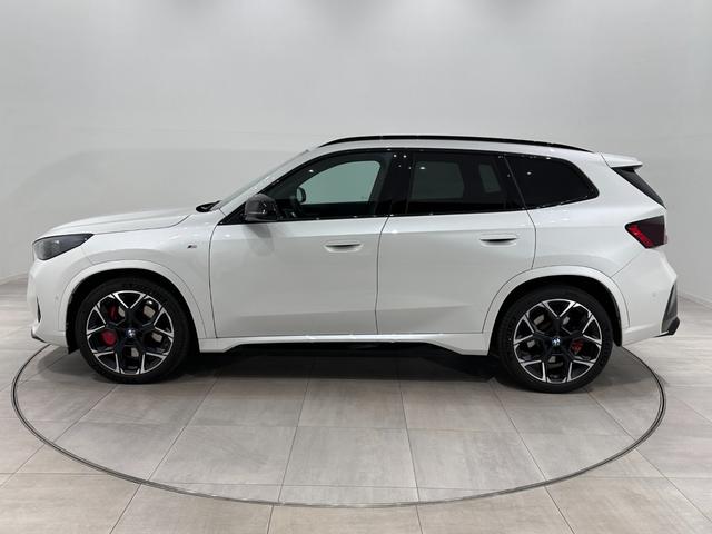 X1 M35i xDrive 全国2年保証ヴェガンザコーラルレッドF電動シートヒーターオートトランクアダプテイブMサスMスポーツブレーキUVカットガラスアダプテイブLEDライトHarman KardonDパークアシスト純正20AW(8枚目)