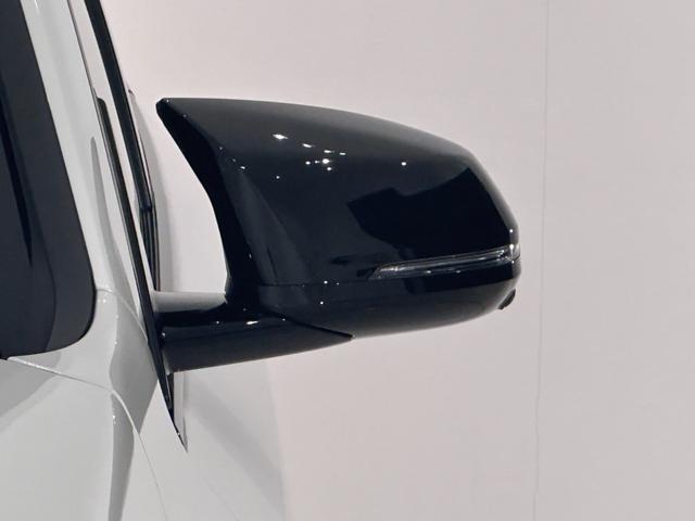 X1 M35i xDrive 全国2年保証ヴェガンザコーラルレッドF電動シートヒーターオートトランクアダプテイブMサスMスポーツブレーキUVカットガラスアダプテイブLEDライトHarman KardonDパークアシスト純正20AW(11枚目)