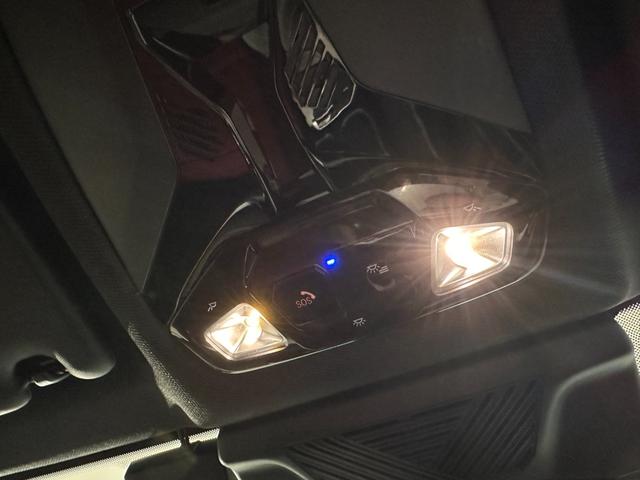 X1 M35i xDrive 全国2年保証ヴェガンザコーラルレッドF電動シートヒーターオートトランクアダプテイブMサスMスポーツブレーキUVカットガラスアダプテイブLEDライトHarman KardonDパークアシスト純正20AW(20枚目)