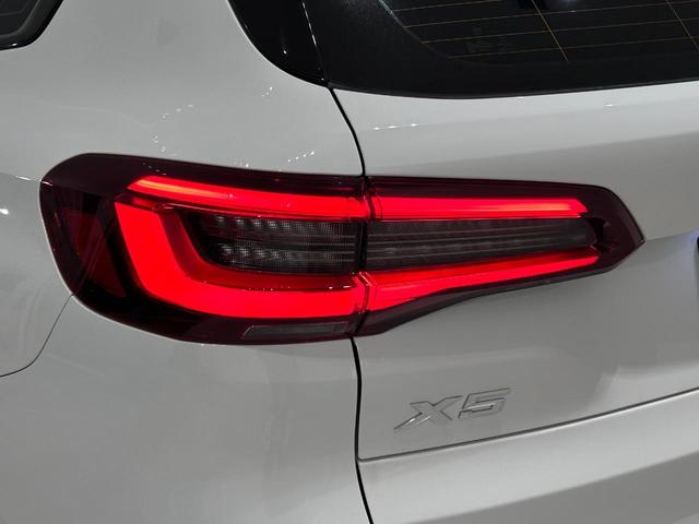 Ｘ５ ｘＤｒｉｖｅ　３５ｄ　Ｍスポーツ　全国２年保証ワンオーナー黒革シートヒーターソフトクローズドアアダプティブＭサスパノラマルーフドリンクホルダー温冷アダプティブＬＥＤライトＤアシストプロパークアシスト＋ＴＶＨＵＤ　ジェスチャーＣ２１ＡＷ（13枚目）