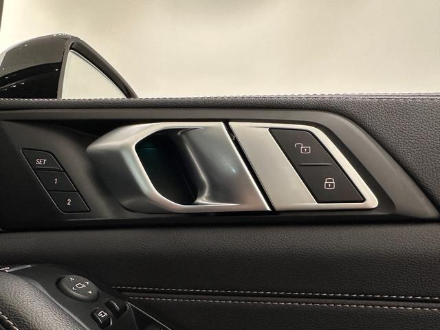 Ｘ５ ｘＤｒｉｖｅ　３５ｄ　Ｍスポーツ　全国２年保証ワンオーナー黒革シートヒーターソフトクローズドアアダプティブＭサスパノラマルーフドリンクホルダー温冷アダプティブＬＥＤライトＤアシストプロパークアシスト＋ＴＶＨＵＤ　ジェスチャーＣ２１ＡＷ（16枚目）