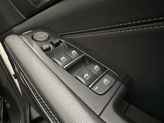 Ｘ５ ｘＤｒｉｖｅ　３５ｄ　Ｍスポーツ　全国２年保証ワンオーナー黒革シートヒーターソフトクローズドアアダプティブＭサスパノラマルーフドリンクホルダー温冷アダプティブＬＥＤライトＤアシストプロパークアシスト＋ＴＶＨＵＤ　ジェスチャーＣ２１ＡＷ（17枚目）