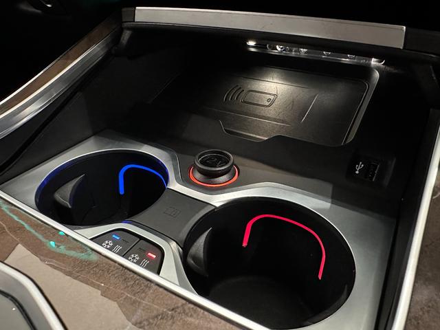 Ｘ５ ｘＤｒｉｖｅ　３５ｄ　Ｍスポーツ　全国２年保証ワンオーナー黒革シートヒーターソフトクローズドアアダプティブＭサスパノラマルーフドリンクホルダー温冷アダプティブＬＥＤライトＤアシストプロパークアシスト＋ＴＶＨＵＤ　ジェスチャーＣ２１ＡＷ（24枚目）