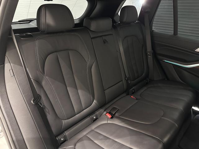 Ｘ５ ｘＤｒｉｖｅ　３５ｄ　Ｍスポーツ　全国２年保証ワンオーナー黒革シートヒーターソフトクローズドアアダプティブＭサスパノラマルーフドリンクホルダー温冷アダプティブＬＥＤライトＤアシストプロパークアシスト＋ＴＶＨＵＤ　ジェスチャーＣ２１ＡＷ（41枚目）