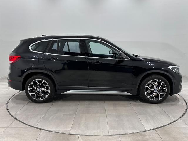 Ｘ１ ｘＤｒｉｖｅ　１８ｄ　ｘライン　全国２年保証コンフォートアクセスオートトランクリヤカメラ前後ＰＤＣ純正ＥＴＣミラーＦ電動シートアダプティブＬＥＤライトＤアシスト＋ＡＣＣパークアシストＨＵＤ純正８ＡＷ（5枚目）
