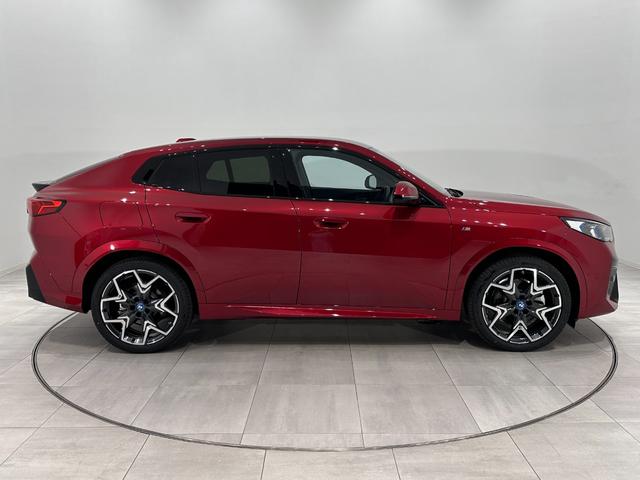 ｉＸ２ ｘＤｒｉｖｅ　３０　Ｍスポーツ　全国２年保証コンフォートアクセスオートトランクアダプティブＭサスＦ電動シート／ヒーターアダプティブＬＥＤライトＤアシストプロパークアシスト＋ＨＵＤ　ＳＴ．ホィール　ヒーター純正２０ＡＷ（5枚目）