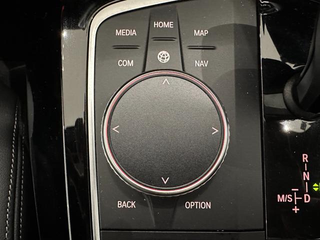 Ｘ３ ｘＤｒｉｖｅ　２０ｄ　Ｍスポーツ　全国２年保証ブラックレザーシートヒーターコンフォートアクセスオートトランクパノラマルーフＨａｒｍａｎ／ＫａｒｄｏｎサウンドアダプティブＬＥＤライトＤアシストプロパークアシスト＋ＴＶＨＵＤ純正２０ＡＷ（25枚目）