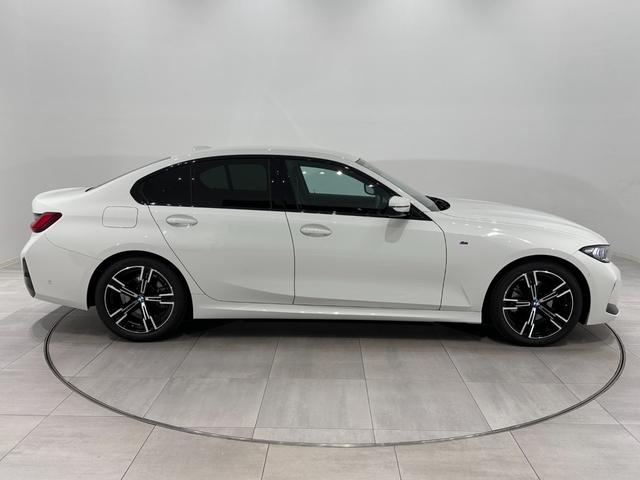３シリーズ ３２０ｉ　Ｍスポーツ　全国２年保証Ｆシートヒーター全周囲カメラオートトランクアダプティブＬＥＤライトＤアシストプロパークアシスト＋Ｈｉｆｉ　スピーカー純正１８ＡＷ（4枚目）