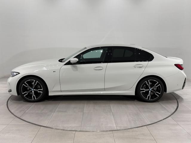 ３シリーズ ３２０ｉ　Ｍスポーツ　全国２年保証Ｆシートヒーター全周囲カメラオートトランクアダプティブＬＥＤライトＤアシストプロパークアシスト＋Ｈｉｆｉ　スピーカー純正１８ＡＷ（8枚目）