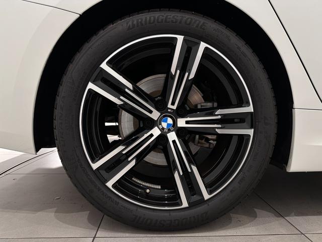 ３シリーズ ３２０ｉ　Ｍスポーツ　全国２年保証Ｆシートヒーター全周囲カメラオートトランクアダプティブＬＥＤライトＤアシストプロパークアシスト＋Ｈｉｆｉ　スピーカー純正１８ＡＷ（41枚目）