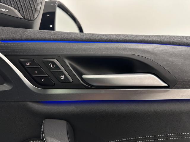 Ｘ４ ｘＤｒｉｖｅ　２０ｄ　Ｍスポーツ　全国２年保証ブラックレザーＦアクティブ　ベンチレーションシートアダプティブ　ＬＥＤ　ヘッドライトパノラマルーフＨａｒｍａｎ／ＫａｒｄｏｎサウンドＨＵＤＴＶＤアシストプロパークアシスト＋純正１９ＡＷ（15枚目）