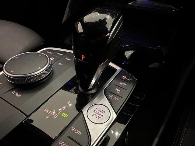 Ｘ４ ｘＤｒｉｖｅ　２０ｄ　Ｍスポーツ　全国２年保証ブラックレザーＦアクティブ　ベンチレーションシートアダプティブ　ＬＥＤ　ヘッドライトパノラマルーフＨａｒｍａｎ／ＫａｒｄｏｎサウンドＨＵＤＴＶＤアシストプロパークアシスト＋純正１９ＡＷ（24枚目）