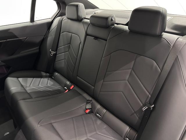 ５シリーズ ５２３ｄ　ｘＤｒｉｖｅ　Ｍスポーツ　全国２年保証シートヒーターコンフォートアクセスオートトランクアダプティブＬＥＤライトＤアシストプロパークアシストプロＴＶ純正１９ＡＷ（38枚目）