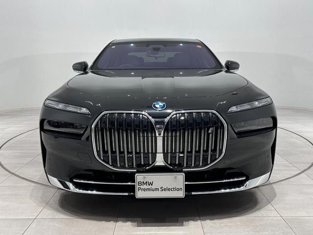 ｉ７ ｘＤｒｉｖｅ　６０　エクセレンス　全国２年保証ブラックレザーＦクライメートシート自動ドアパノラマルーフスカイ　ラウンジリヤエンターテーメントＤアシストプロパークアシストプロ　Ｂｏｗｅｒｓ＆Ｗｉｌｋｉｎｓサウンド純正２０ＡＷ（2枚目）