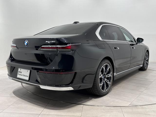 ｉ７ ｘＤｒｉｖｅ　６０　エクセレンス　全国２年保証ブラックレザーＦクライメートシート自動ドアパノラマルーフスカイ　ラウンジリヤエンターテーメントＤアシストプロパークアシストプロ　Ｂｏｗｅｒｓ＆Ｗｉｌｋｉｎｓサウンド純正２０ＡＷ（5枚目）