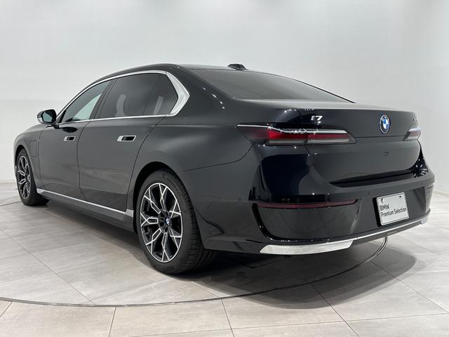 ｉ７ ｘＤｒｉｖｅ　６０　エクセレンス　全国２年保証ブラックレザーＦクライメートシート自動ドアパノラマルーフスカイ　ラウンジリヤエンターテーメントＤアシストプロパークアシストプロ　Ｂｏｗｅｒｓ＆Ｗｉｌｋｉｎｓサウンド純正２０ＡＷ（7枚目）