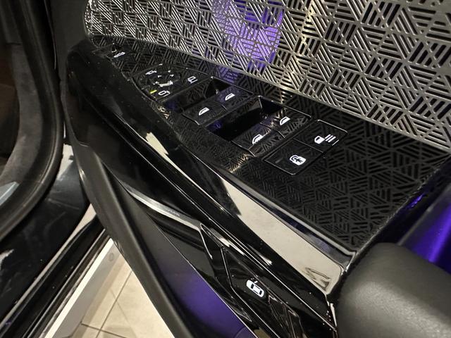ｉ７ ｘＤｒｉｖｅ　６０　エクセレンス　全国２年保証ブラックレザーＦクライメートシート自動ドアパノラマルーフスカイ　ラウンジリヤエンターテーメントＤアシストプロパークアシストプロ　Ｂｏｗｅｒｓ＆Ｗｉｌｋｉｎｓサウンド純正２０ＡＷ（12枚目）