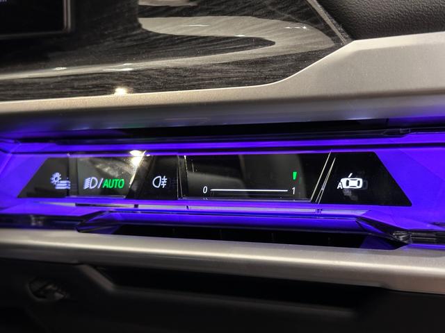 ｉ７ ｘＤｒｉｖｅ　６０　エクセレンス　全国２年保証ブラックレザーＦクライメートシート自動ドアパノラマルーフスカイ　ラウンジリヤエンターテーメントＤアシストプロパークアシストプロ　Ｂｏｗｅｒｓ＆Ｗｉｌｋｉｎｓサウンド純正２０ＡＷ（14枚目）