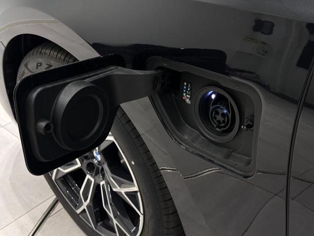 ｉ７ ｘＤｒｉｖｅ　６０　エクセレンス　全国２年保証ブラックレザーＦクライメートシート自動ドアパノラマルーフスカイ　ラウンジリヤエンターテーメントＤアシストプロパークアシストプロ　Ｂｏｗｅｒｓ＆Ｗｉｌｋｉｎｓサウンド純正２０ＡＷ（49枚目）