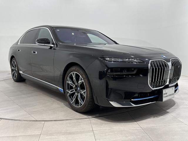 ｉ７ ｘＤｒｉｖｅ　６０　エクセレンス　全国２年保証ブラックレザークライメートシートスカイ　ラウンジＰルーフＢｏｗｅｒｓ＆ＷｉｌｋｉｎｓサウンドリヤエンターテーメントＤアシストプロパークアシストプロＴＶ純正２０ＡＷ（3枚目）