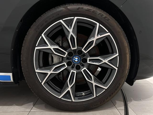 ｉ７ ｘＤｒｉｖｅ　６０　エクセレンス　全国２年保証ブラックレザークライメートシートスカイ　ラウンジＰルーフＢｏｗｅｒｓ＆ＷｉｌｋｉｎｓサウンドリヤエンターテーメントＤアシストプロパークアシストプロＴＶ純正２０ＡＷ（46枚目）