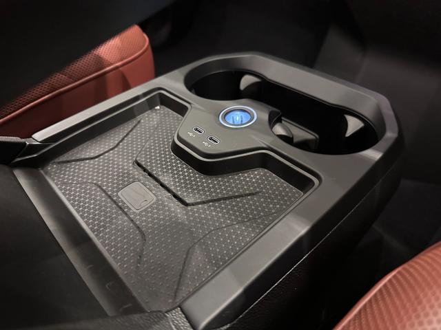 ｉＸ ｘＤｒｉｖｅ　５０　全国２年保証レザーカスタネアＦクライメートシートソフトクローズドアスカイ　ラウンジＰルーフ　Ｂｏｗｅｒｓ＆ＷｉｌｋｉｎｓサウンドレーザーライトＤアシストプロパークアシストプロ純正２１ＡＷ（23枚目）