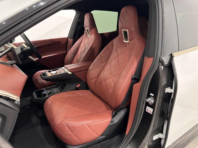 ｉＸ ｘＤｒｉｖｅ　５０　全国２年保証レザーカスタネアＦクライメートシートソフトクローズドアスカイ　ラウンジＰルーフ　Ｂｏｗｅｒｓ＆ＷｉｌｋｉｎｓサウンドレーザーライトＤアシストプロパークアシストプロ純正２１ＡＷ（39枚目）