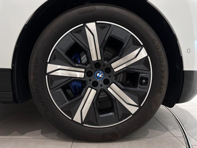 ｉＸ ｘＤｒｉｖｅ　５０　全国２年保証レザーカスタネアＦクライメートシートソフトクローズドアスカイ　ラウンジＰルーフ　Ｂｏｗｅｒｓ＆ＷｉｌｋｉｎｓサウンドレーザーライトＤアシストプロパークアシストプロ純正２１ＡＷ（45枚目）