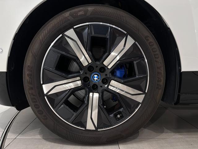 ｉＸ ｘＤｒｉｖｅ　５０　全国２年保証レザーカスタネアＦクライメートシートソフトクローズドアスカイ　ラウンジＰルーフ　Ｂｏｗｅｒｓ＆ＷｉｌｋｉｎｓサウンドレーザーライトＤアシストプロパークアシストプロ純正２１ＡＷ（47枚目）