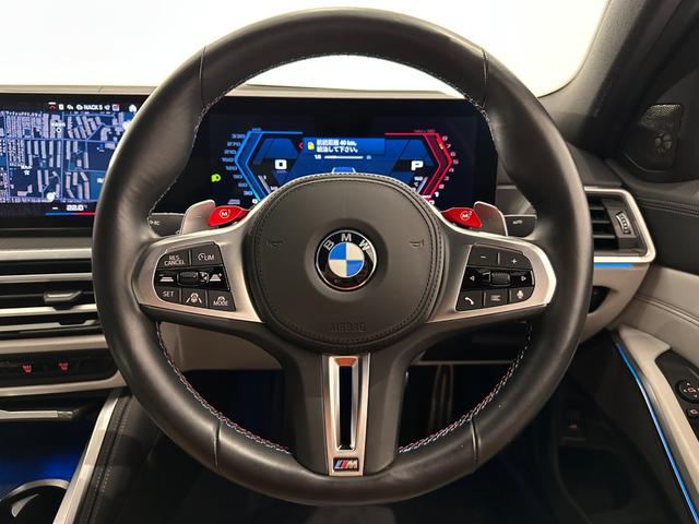 Ｍ３ Ｍ３セダン　コンペティション　Ｍ　ｘＤｒｉｖｅ　全国２年保証シルバーストーンレザーＦシートヒーターアダプティブＭサスサンルーフＨａｒｍａｎ／ＫａｒｄｏｎサウンドレーザーライトＵＶ　カットガラスＤアシストプロパークアシスト＋ＴＶ純正１９／２０ＡＷ（26枚目）