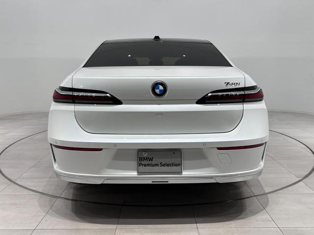 ７シリーズ ７４０ｉ　エクセレンス　全国２年保証ブラックレザーメリノＦクライメートシート自動ドアＤアシストプロパークアシストプロＴＶパノラマルーフＢ＆Ｗサウンドリヤエンターテイメント純正２０ＡＷ（6枚目）