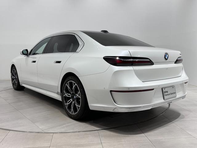 ７シリーズ ７４０ｉ　エクセレンス　全国２年保証ブラックレザーメリノＦクライメートシート自動ドアＤアシストプロパークアシストプロＴＶパノラマルーフＢ＆Ｗサウンドリヤエンターテイメント純正２０ＡＷ（7枚目）